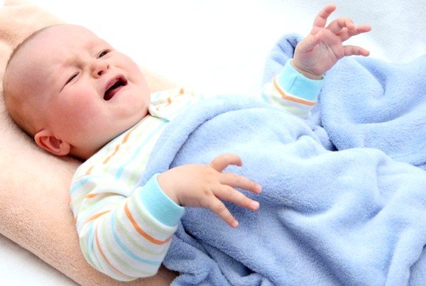 Малыш может поперхнуться из-за большого количества жидкости и начать кашлять