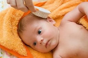 Как вычесать корочку на голове у младенца