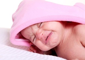 Запор у новорожденного - что делать и как лечить