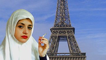 Девушка в хиджабе курит сигарету