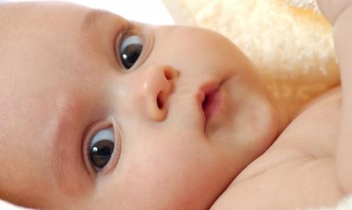 Меняется цвет глаз у младенцев