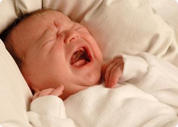 почему плачут новорожденные