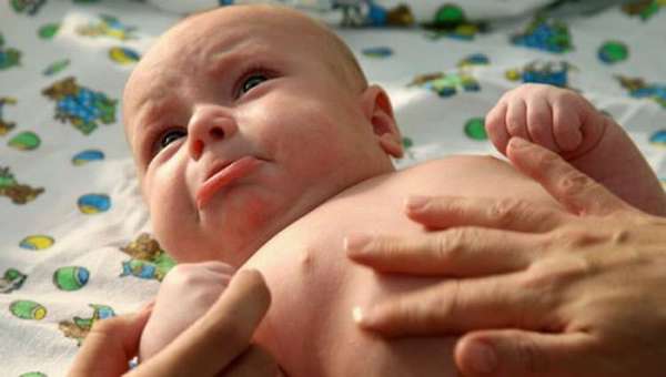 Как действует грелка для новорожденного от коликов