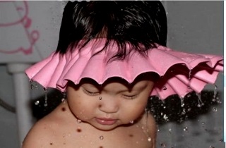 Меры предосторожности во время купания младенца