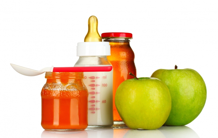 Детское питание, яблоки и сок для  малыша 7 месяцев