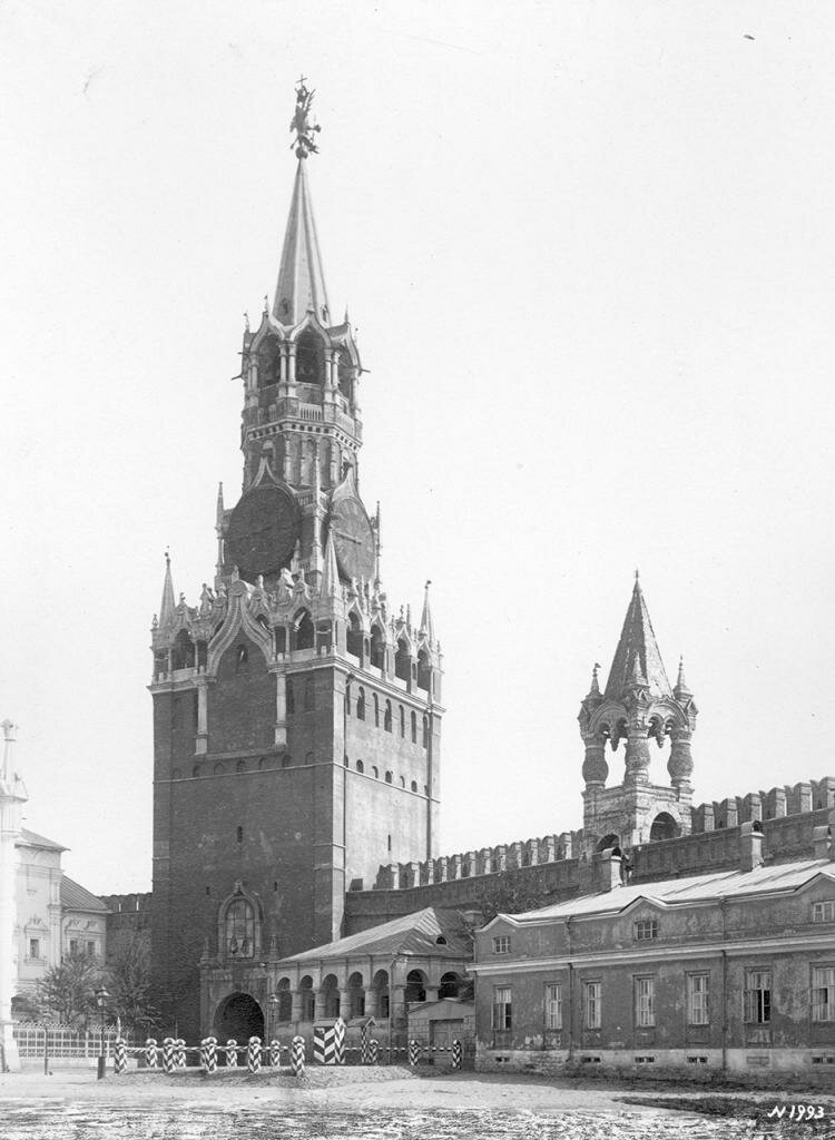 Спасская башня. Вид изнутри Кремля