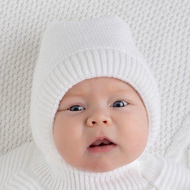 Зимняя шапка младенца