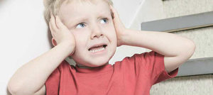 Как быть, когда у ребенка болит ухо