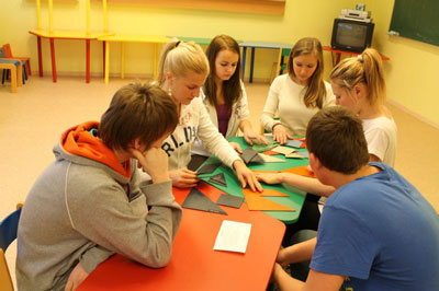 Игры на сплочение коллектива для подростков в детский лагерь