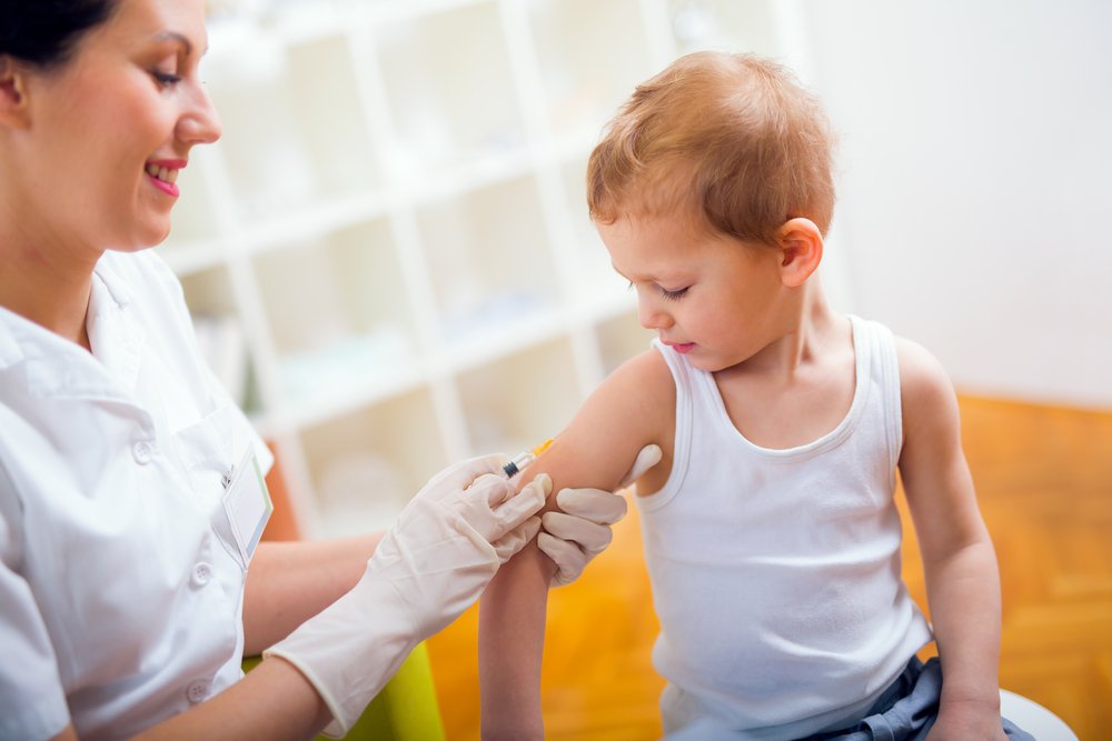 Прививка от дифтерии детям
