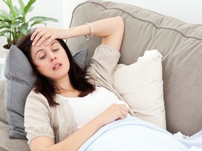 При поздней форме токсикоза женщина практически не встает с постели