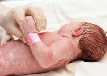 У новорожденного шелушится кожа на теле