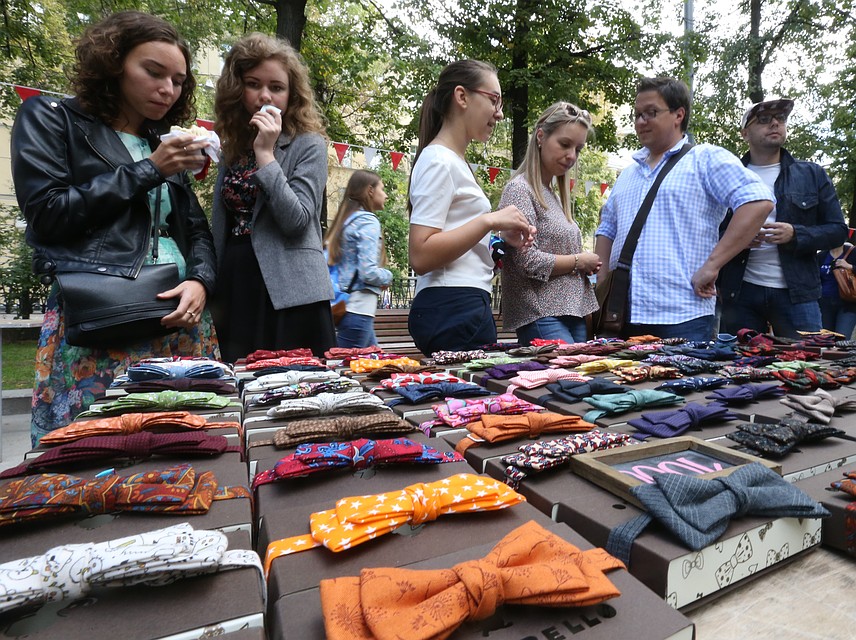 Если уж и дарить галстук - то пусть это будет бабочка! Фото ИТАР-ТАСС/ Вячеслав Прокофьев. 