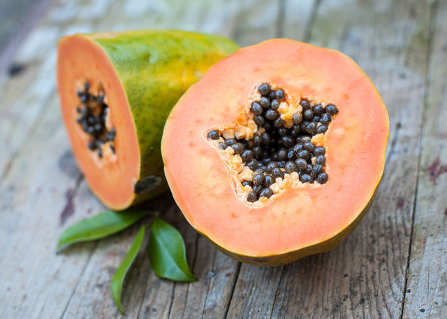 Манго, папайя, помело и подобные им плоды способны вызвать у детей пищевое отравление