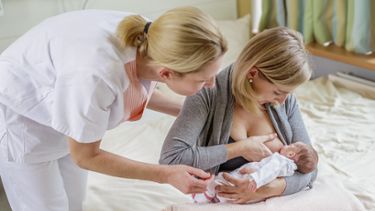 Getting help with breastfeeding from a lactation consultant