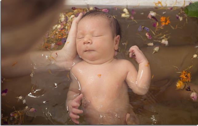 успокаивающая ванна для новорожденных