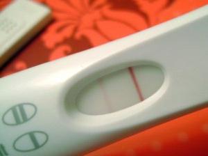 могут ли ошибаться тесты на беременность если показывают две полоски