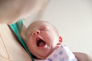 как укладывать новорожденного спать на ночь