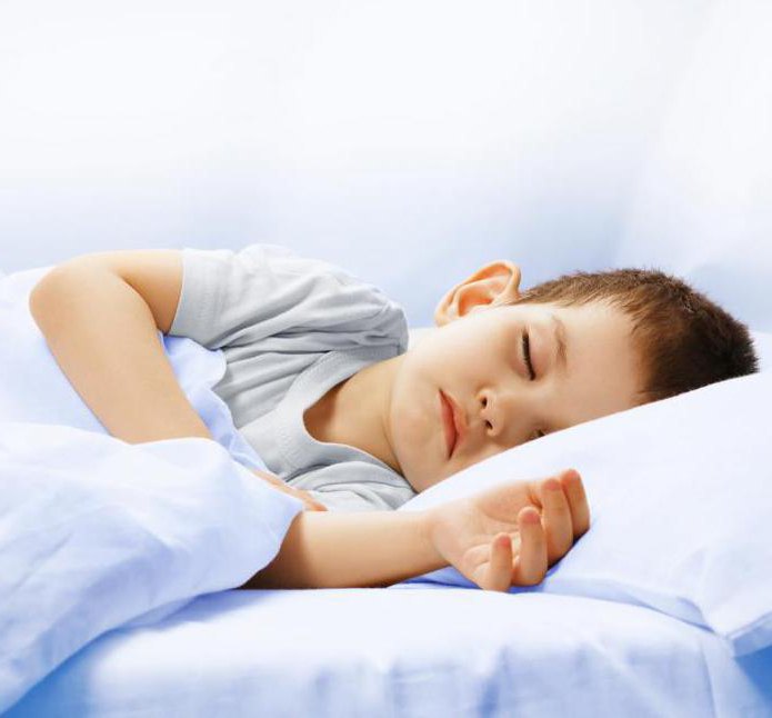 можно ли месячному ребенку спать на подушке