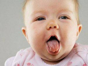 Как чистить язык у грудничка